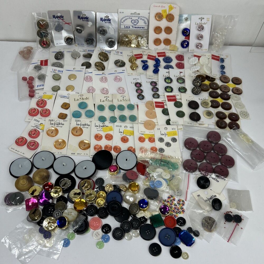 Vtg Sewing Buttons Lot Glass Plastic Carded Crafts Jewelry Floral
